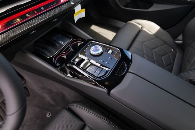 New 2027 Alpine White BMW 550e xDrive image 25