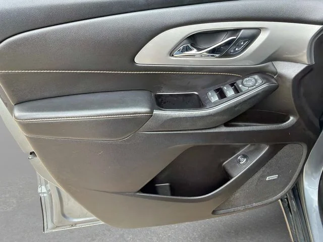 Used 2020 Gray Chevrolet 3LT image 18