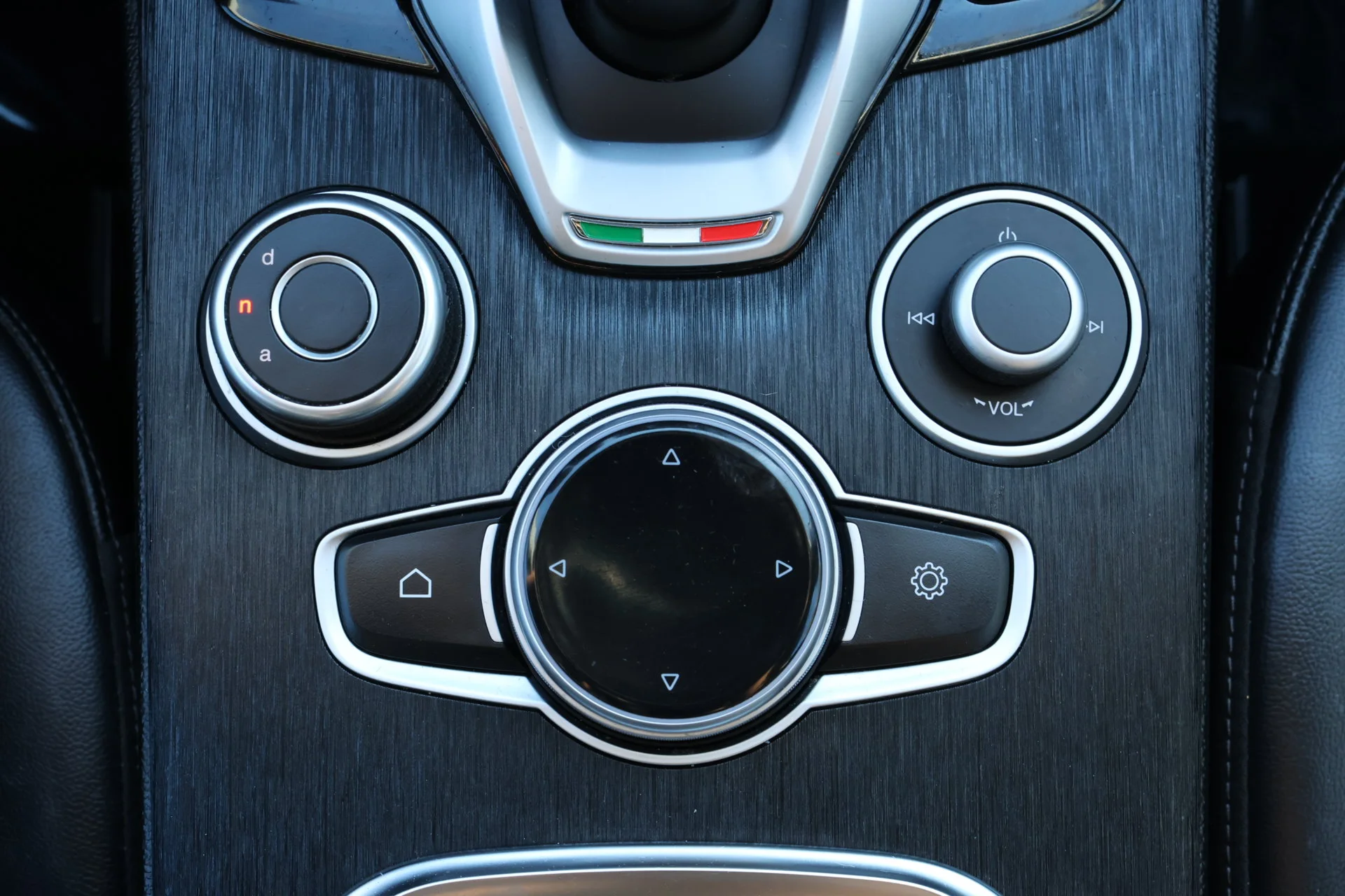 Used 2020 Gray Alfa Romeo Base image 14