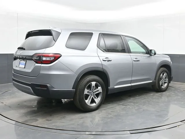 Certified Used 2023 Lunar Silver Metallic Honda 2WD EX-L 7P image 66