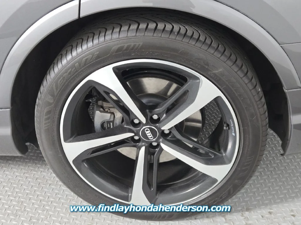 Used 2019 Gray Metallic Audi 55 SE Premium Plus image 10