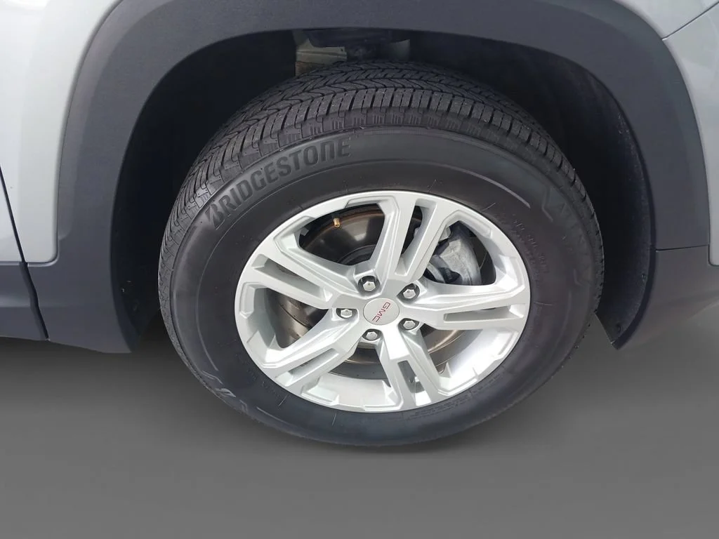 Used 2024 Sterling Metallic GMC SLE image 16