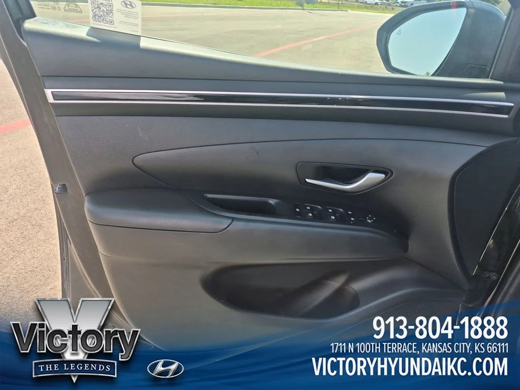 Used 2024 Black Hyundai SEL image 10