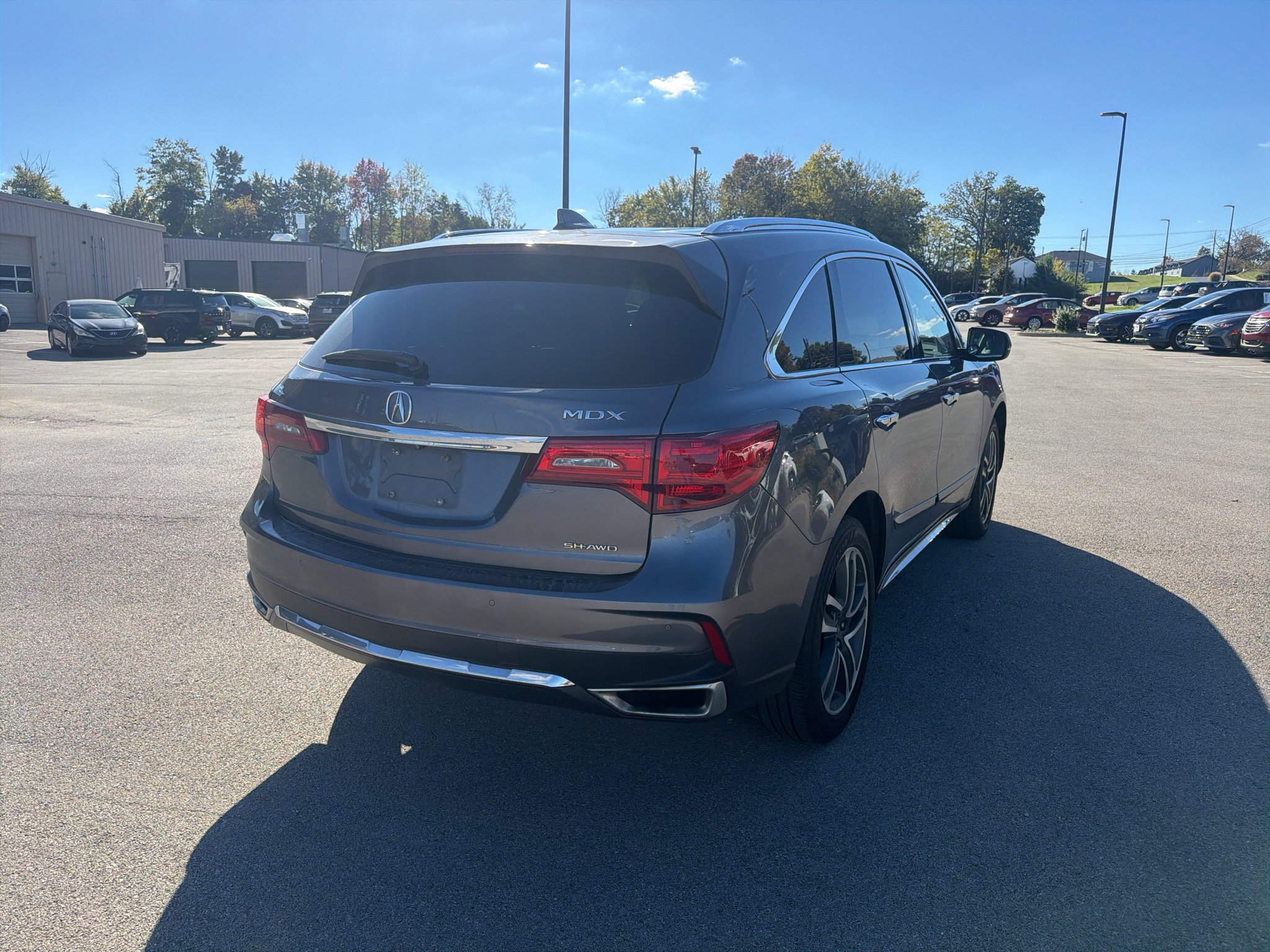Used 2018 Modern Steel Metallic Acura w/Advance/Entertainment Pkg image 3