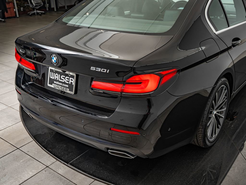 Used 2021 Jet Black BMW 530i xDrive image 17