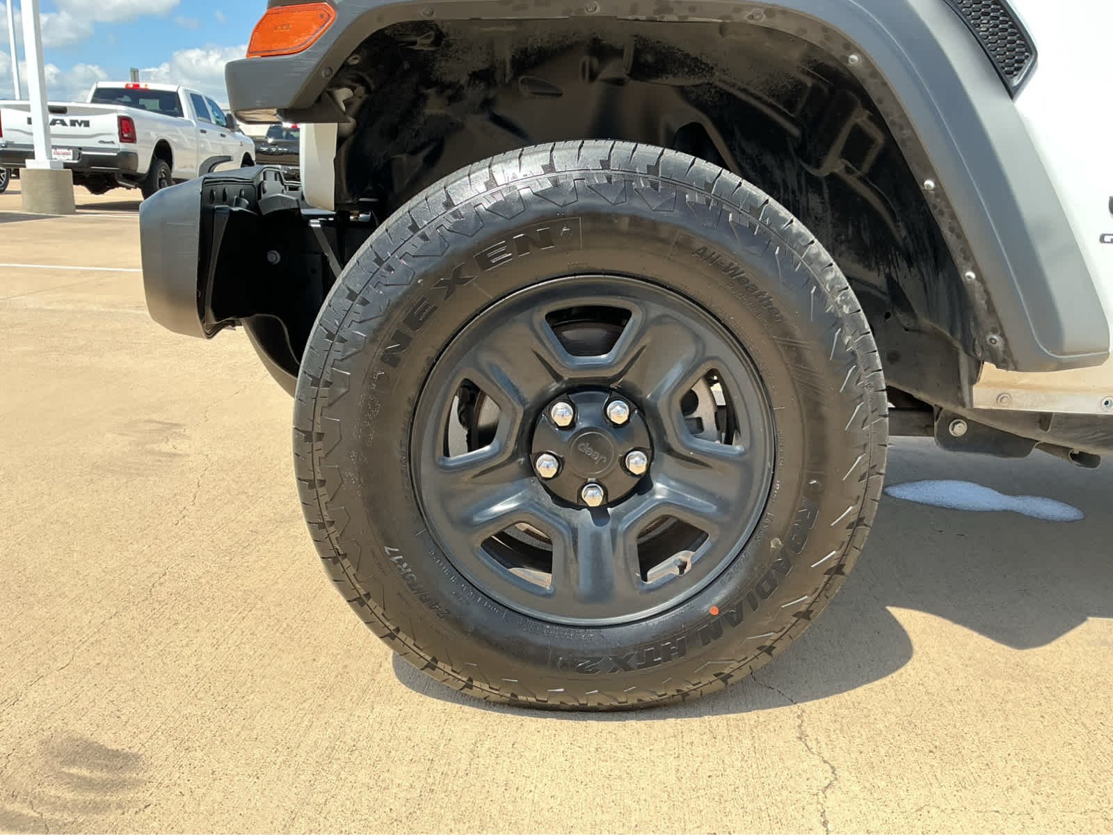 Used 2023 Bright White Clearcoat Jeep Sport image 13