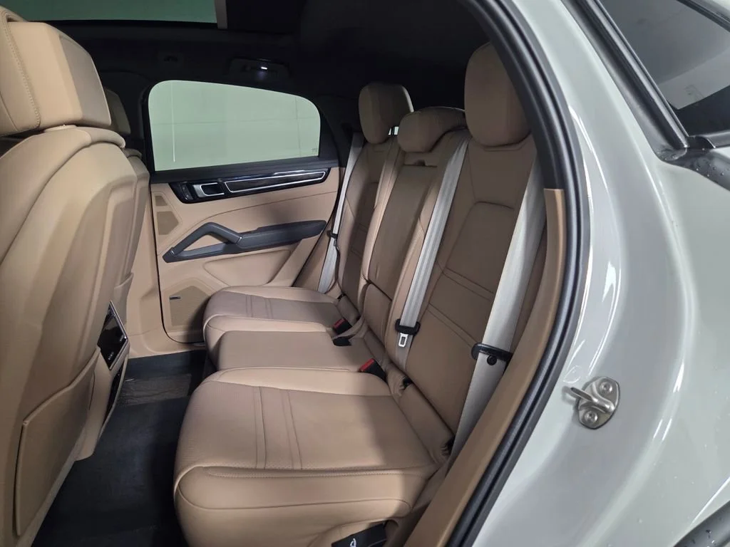 Used 2023 Chalk Porsche Platinum Edition image 24