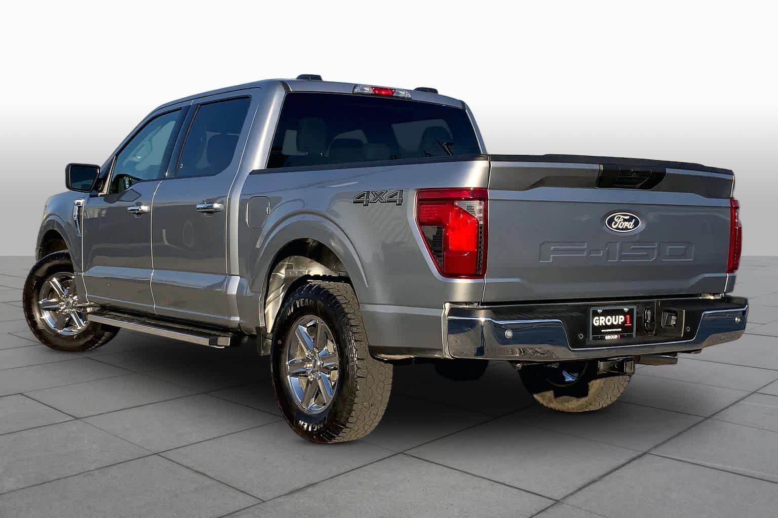 Used 2025 Iconic Silver Ford XLT image 12