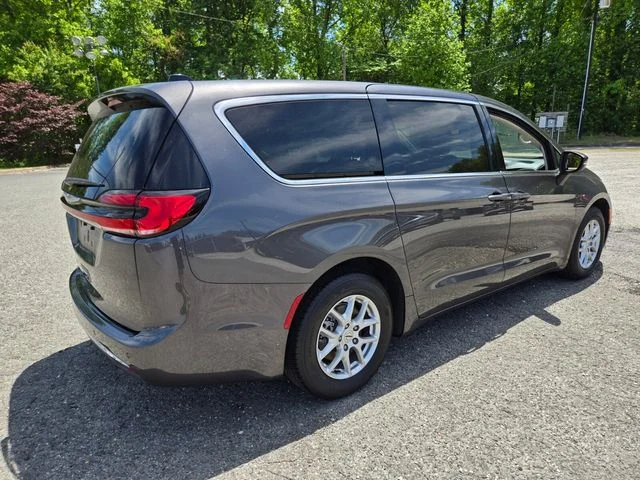 Used 2023 Gray Chrysler Touring L image 8