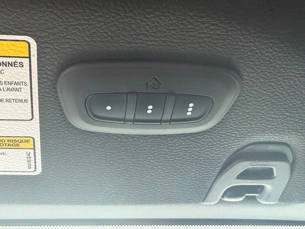 Used 2021 White Jeep Unlimited Sahara image 18