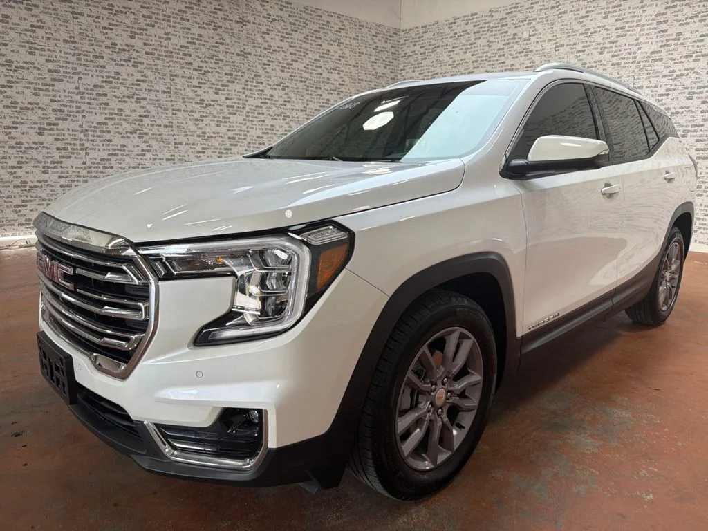 Used 2024 White Frost Tricoat GMC SLT image 3