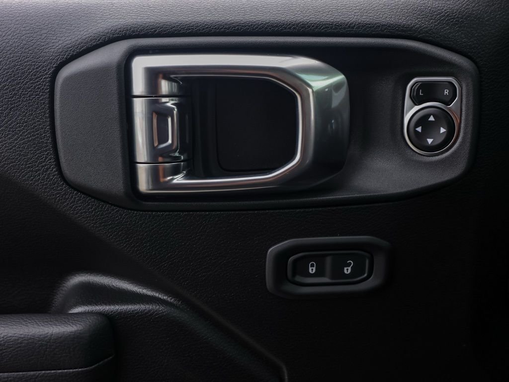 New 2026 Black Clear-Coat Exterior Paint Jeep Sport S image 23