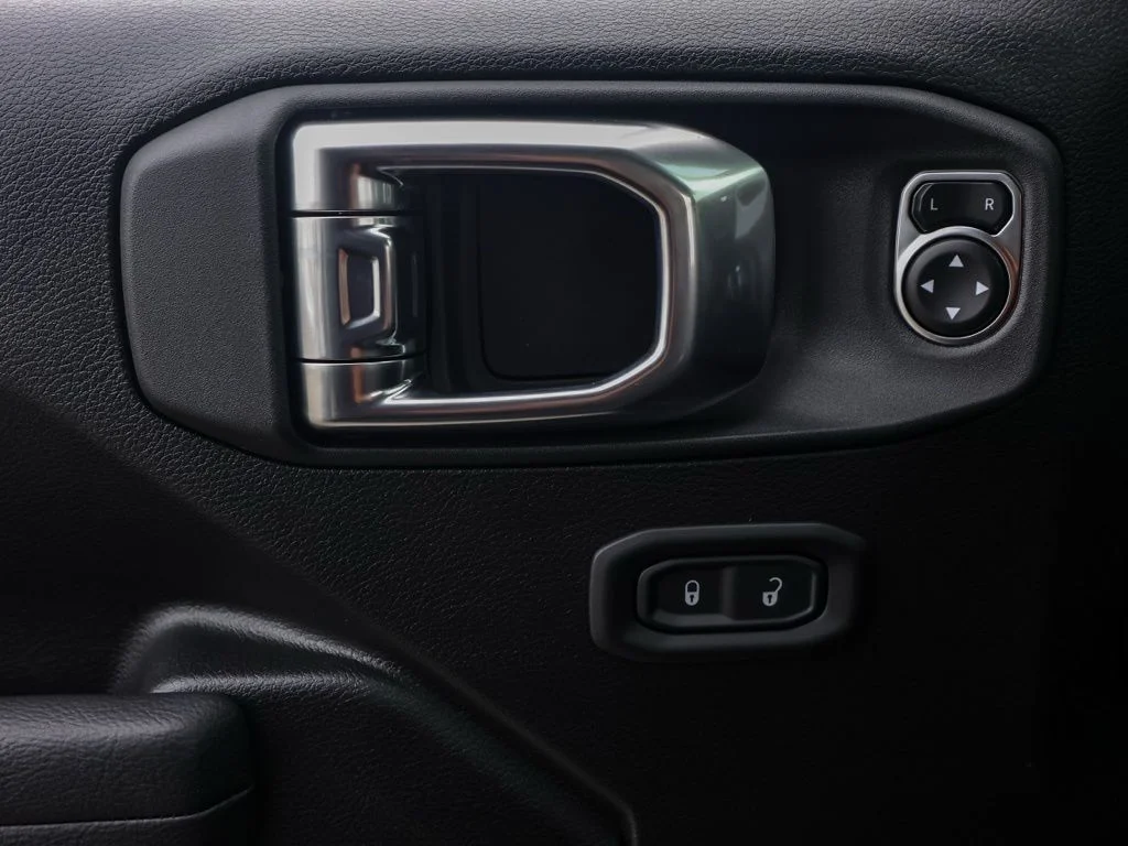 New 2026 Black Clear-Coat Exterior Paint Jeep Sport S image 23