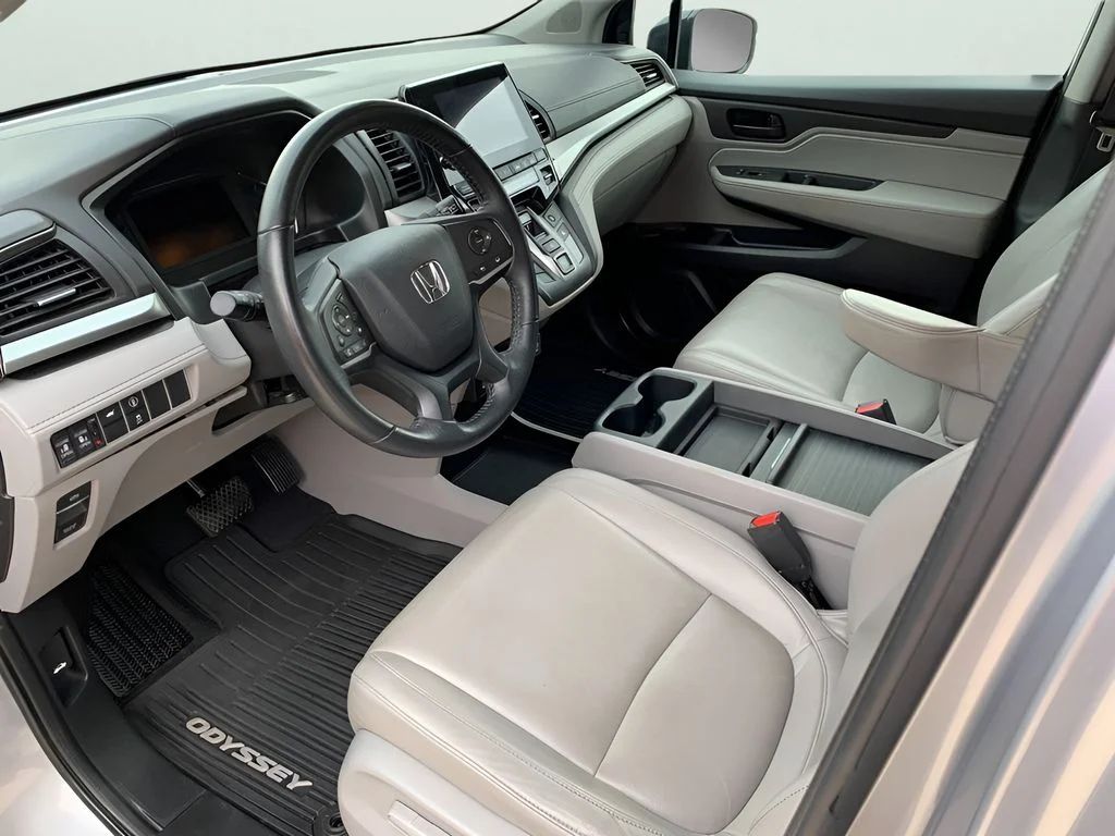 Used 2022 Silver Honda EX-L image 11