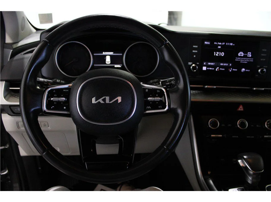 Used 2024 Panthera Metal Kia LX image 18