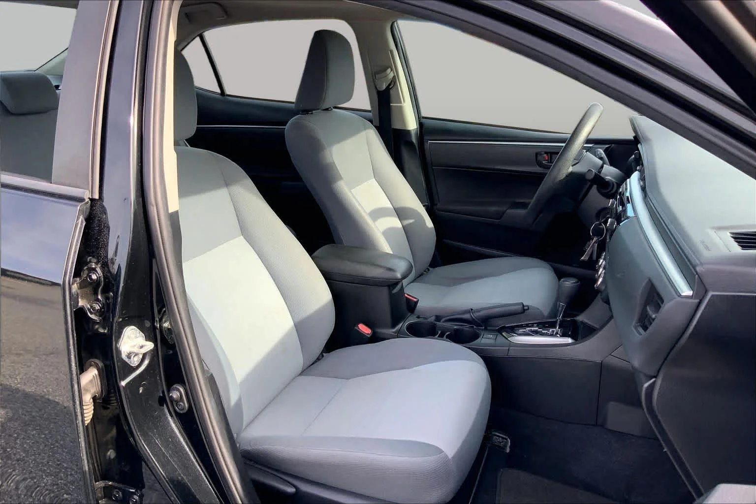 Used 2014 Black Sand Mica Toyota L image 9