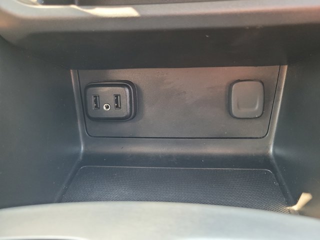 Used 2022 White Chevrolet LT image 25