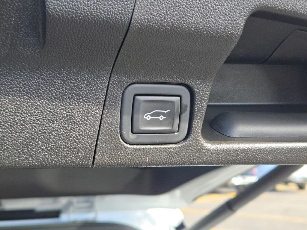 2023 GMC Acadia AT4 - Photo 18