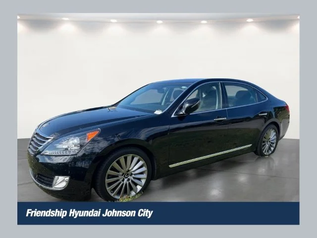 Used 2015 Black Hyundai Signature image 1