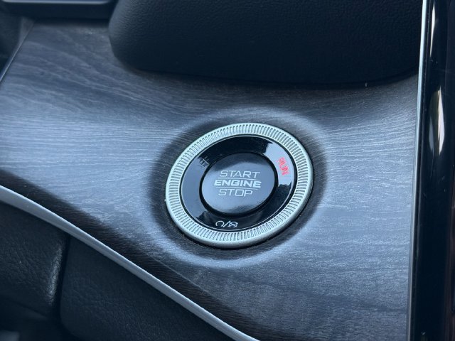Used 2024 White Jeep 4xe image 27