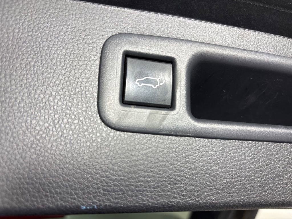 Used 2023 Silver Toyota L image 21