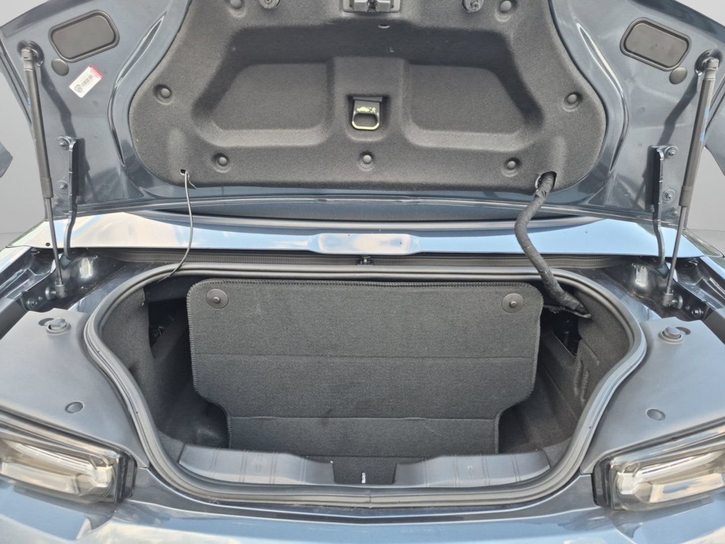 Used 2023 Shadow Gray Metallic Chevrolet LT1 image 6