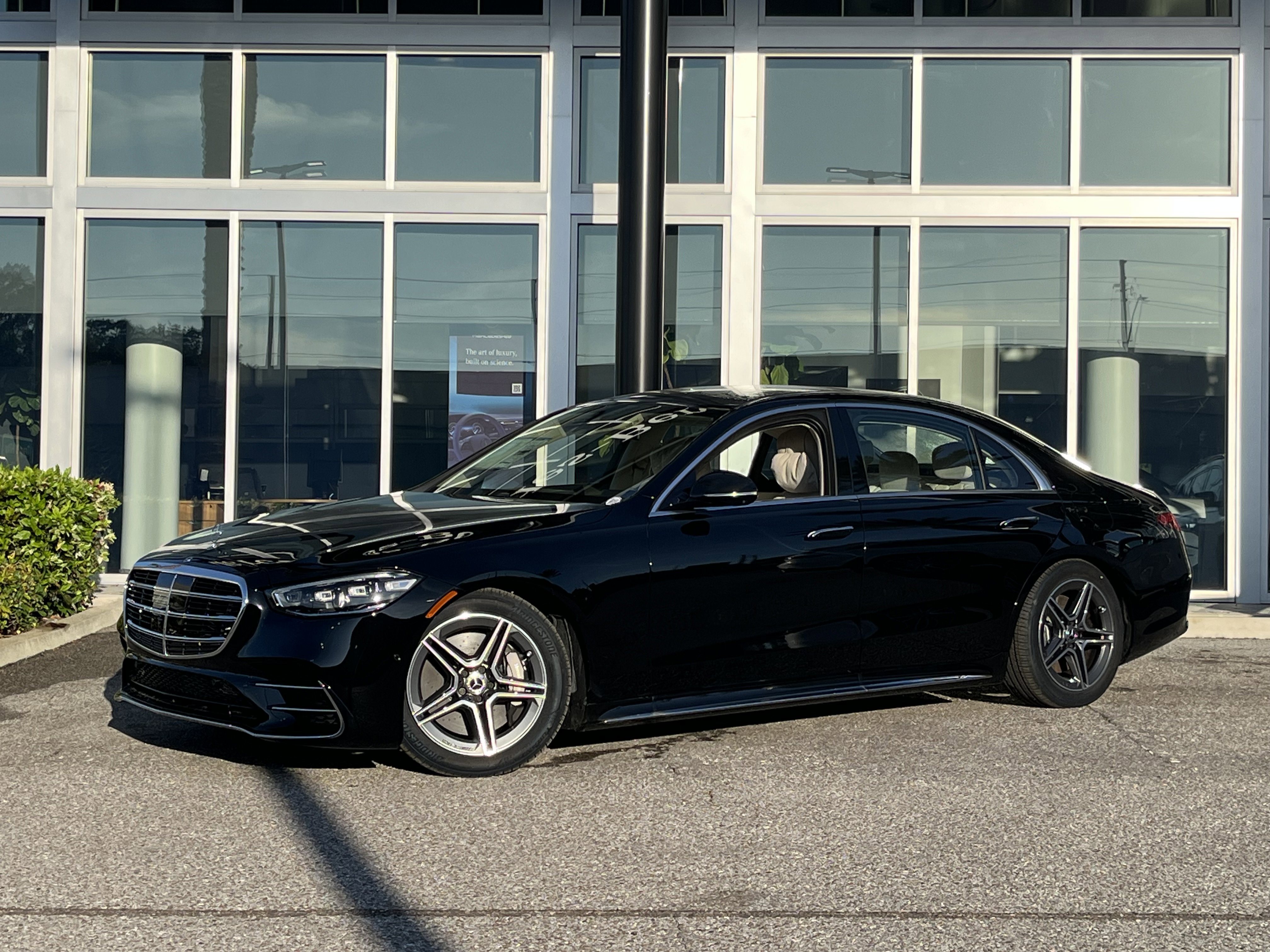 New 2026 Black Mercedes-Benz S 580e image 2