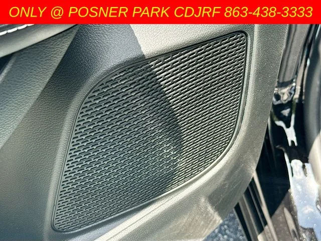 New 2027 Diamond Black Crystal Pearl-Coat Exterior Paint Chrysler  image 19