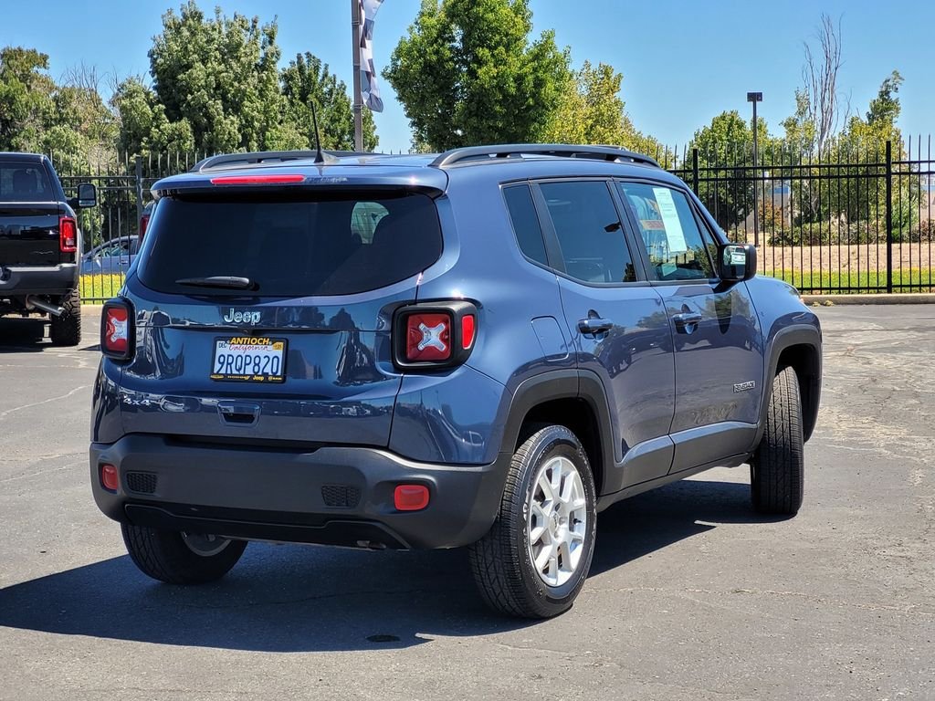 Used 2023 Blue Jeep Latitude image 4