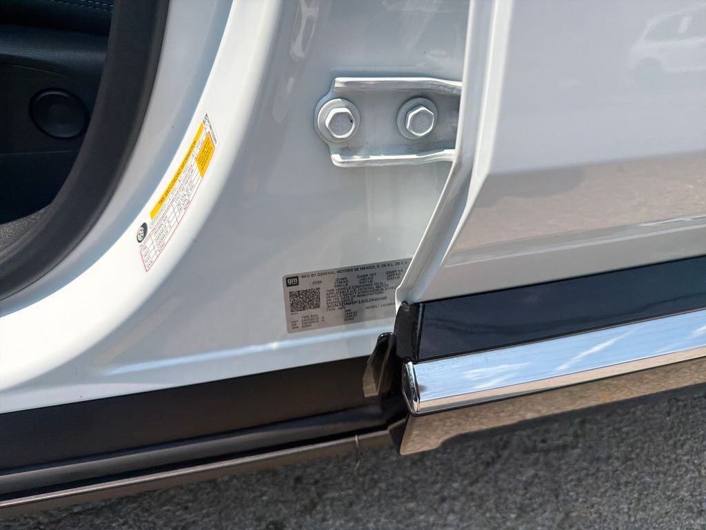 Used 2025 White Chevrolet LT image 24