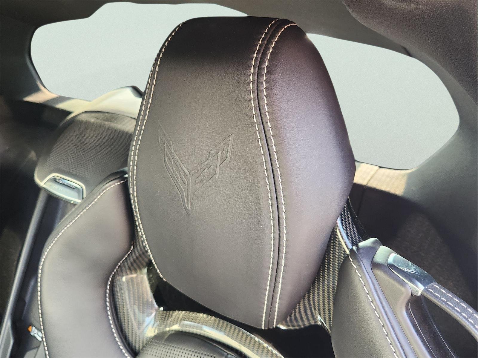 2021 Chevrolet Corvette Stingray photo 15 of 31