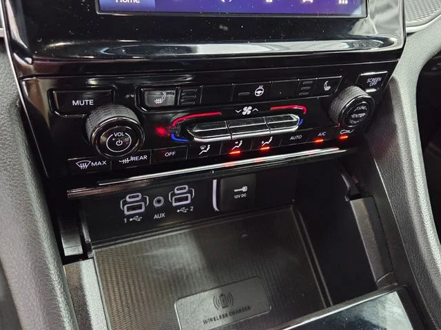Used 2025 Red Jeep Altitude image 22