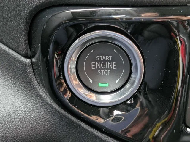 New 2026 Glacier White Tricoat GMC SLT image 32