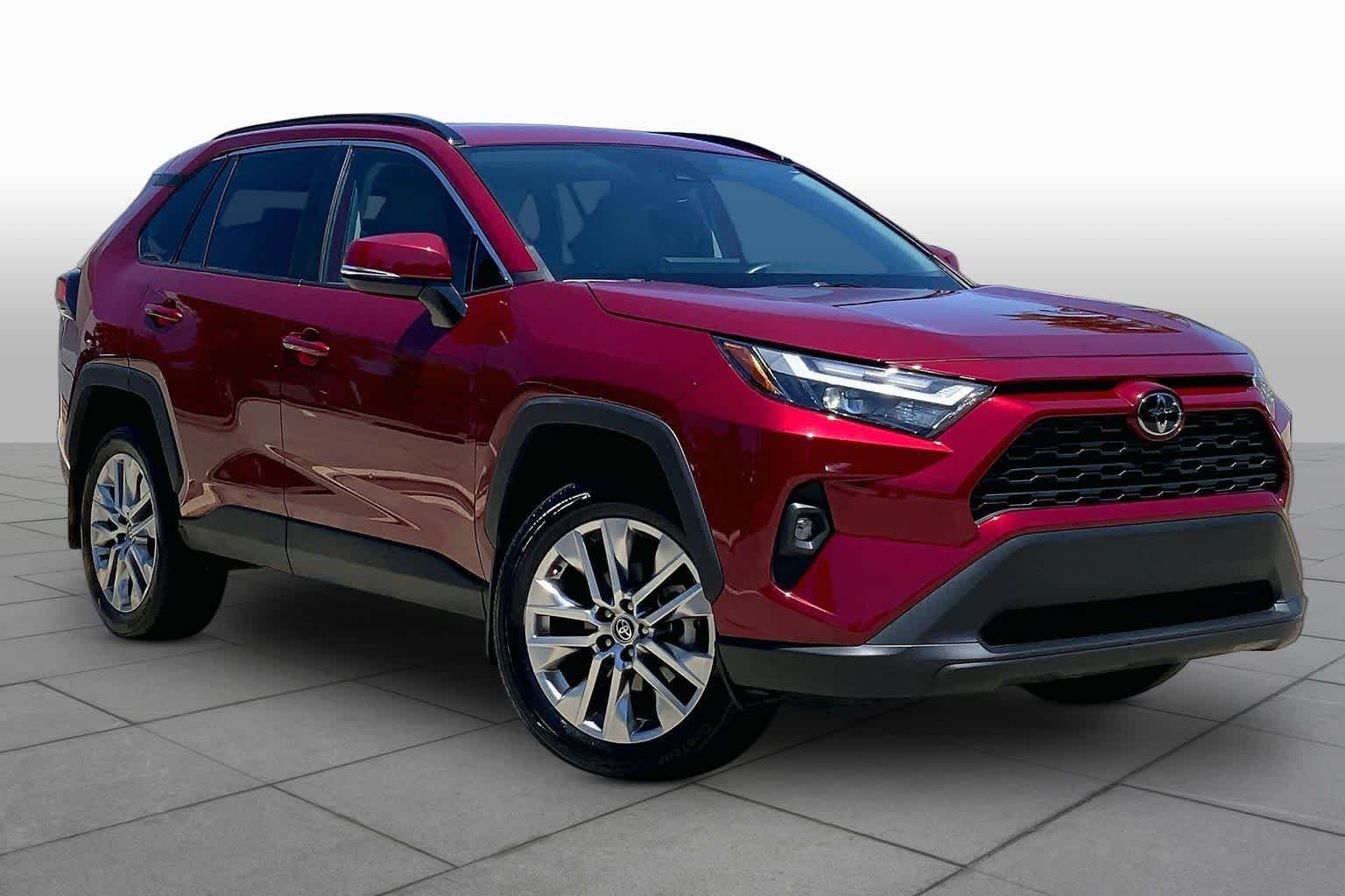 Used 2024 Ruby Flare Pearl Toyota XLE Premium image 3