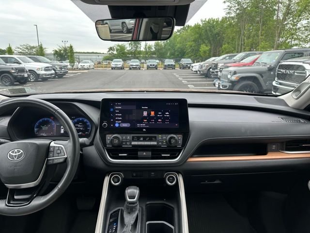 Used 2024 Red Toyota Limited image 26