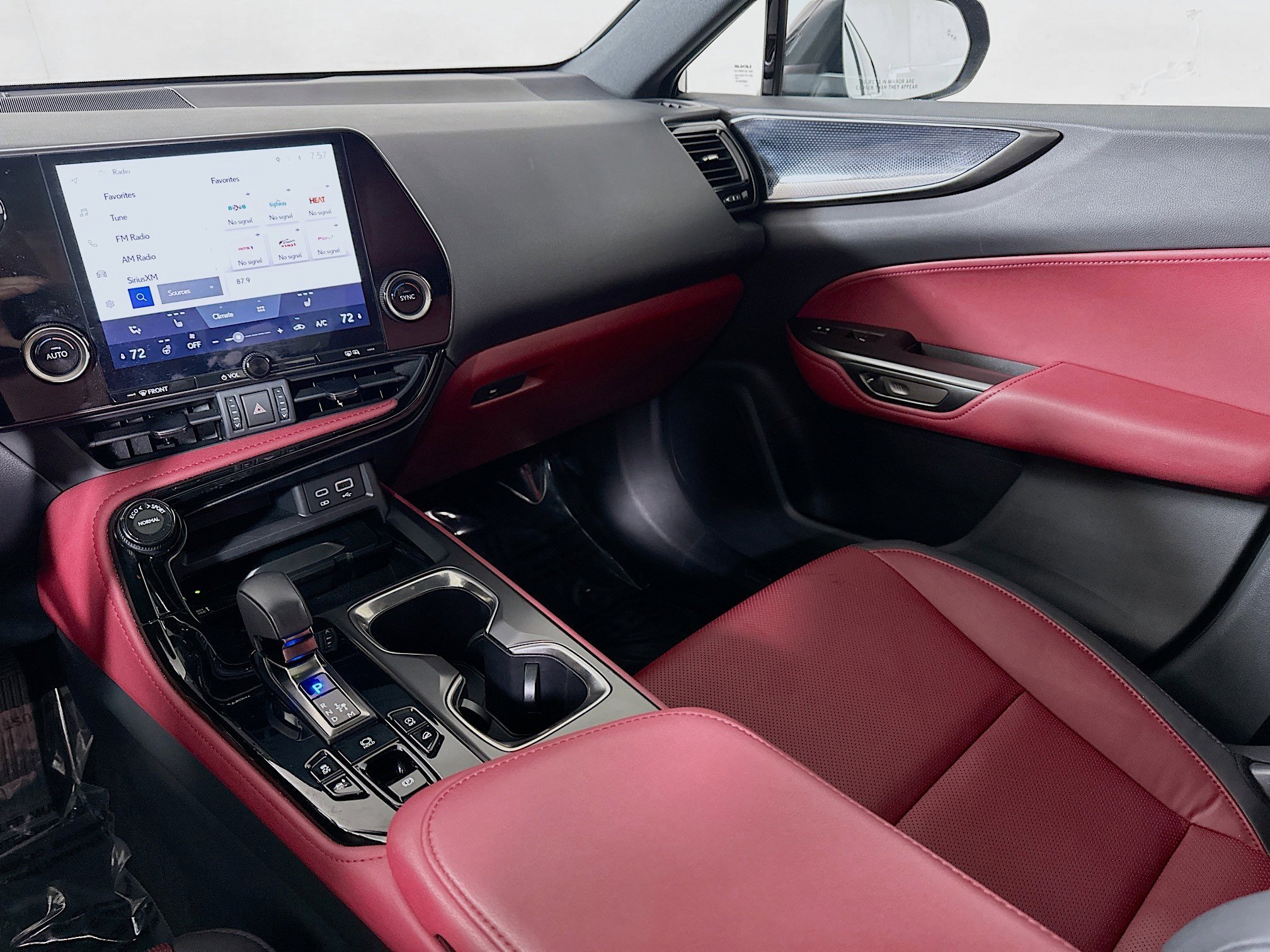 2025 Lexus NX 350 - Photo 23