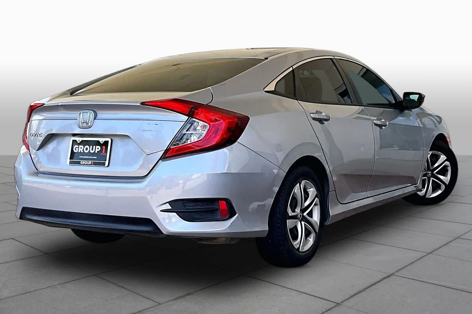 Used 2016 Lunar Silver Metallic Honda LX image 12
