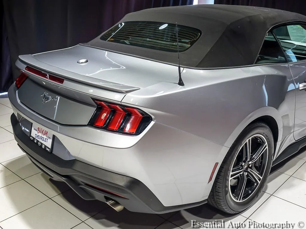 Used 2025 Silver Ford EcoBoost Premium Convertible image 9