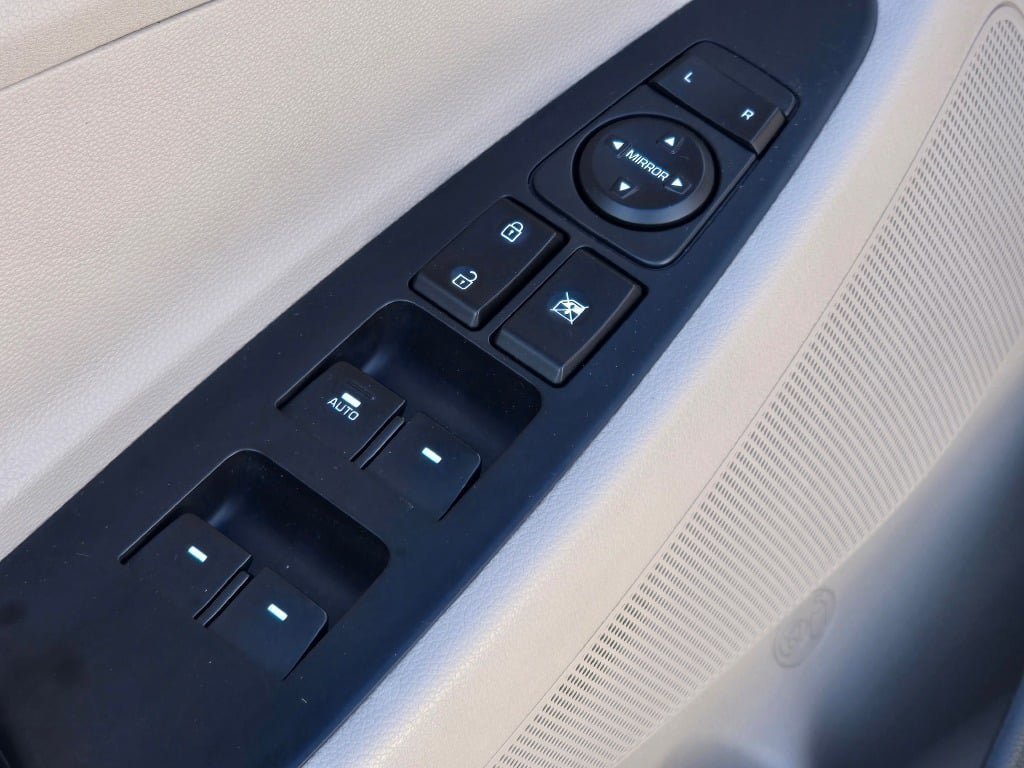 Certified Used 2018 Dazzling White Hyundai Sport image 19
