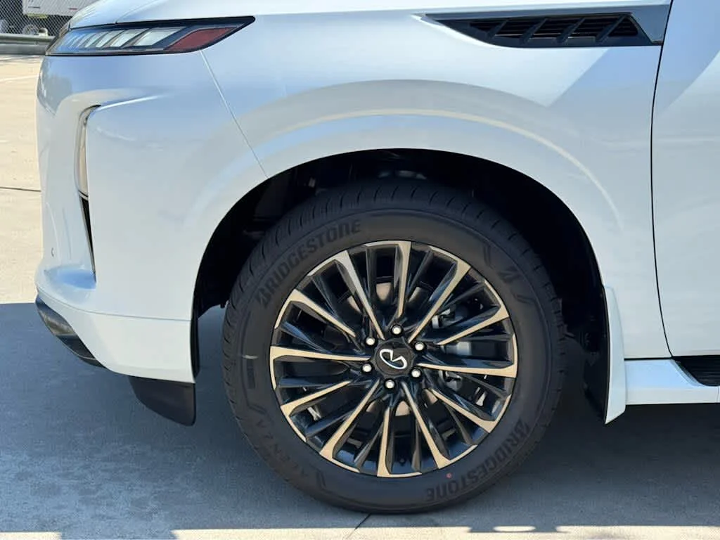 New 2026 2T RADIANT WHIT INFINITI Autograph 4WD image 6