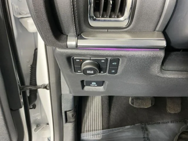 Used 2025 White Ford Platinum image 28