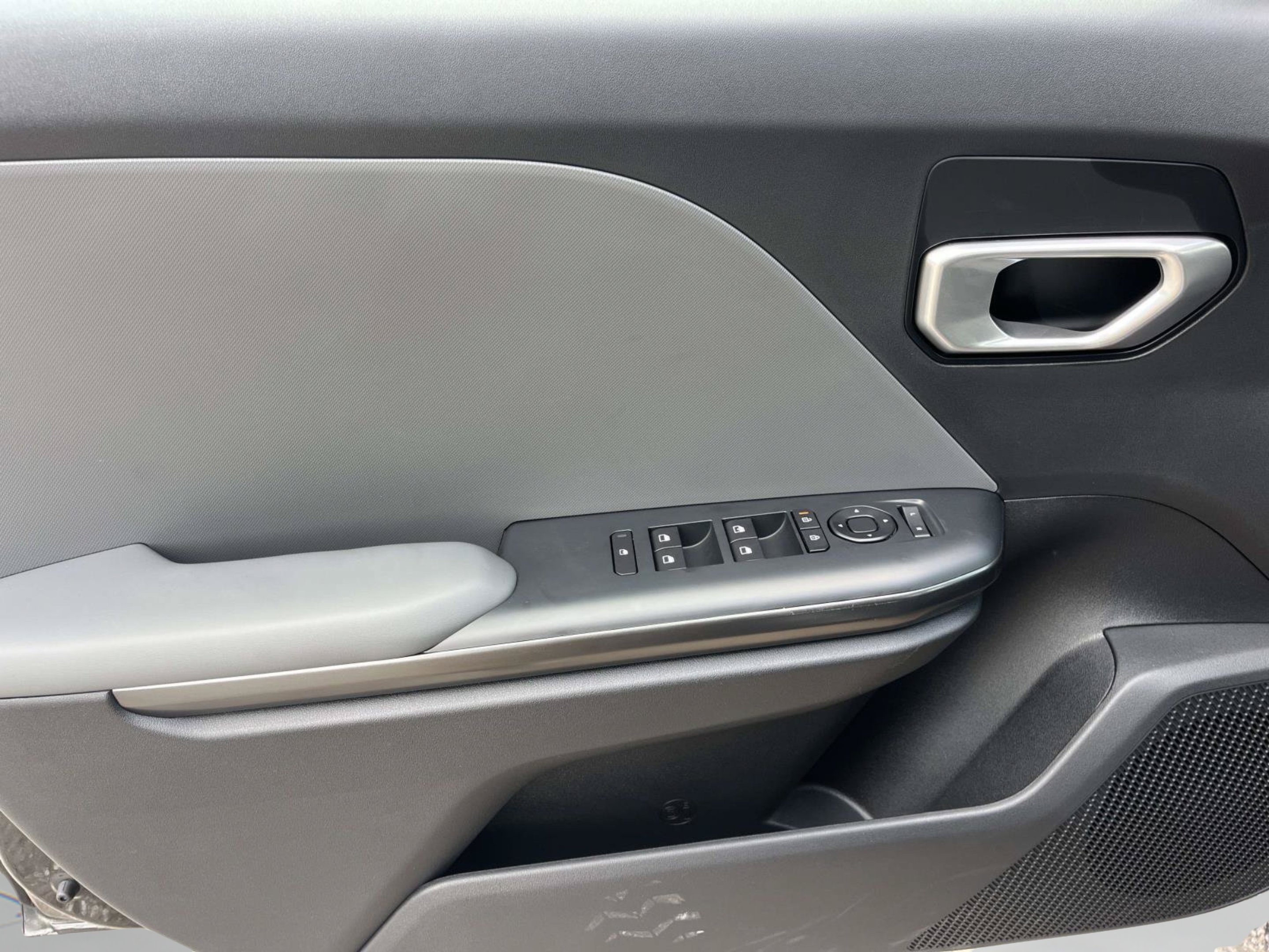 New 2026 Interstellar Gray Kia LXS image 21