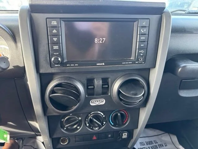 Used 2007 Green Jeep Sahara image 27