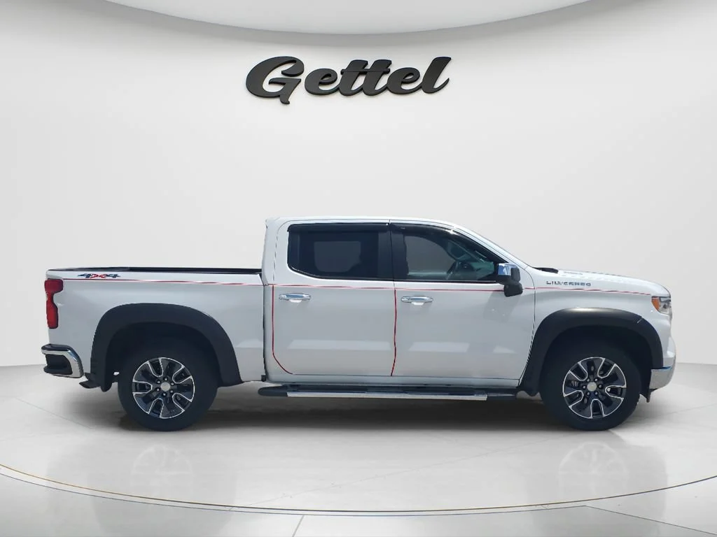 Used 2025 Summit White Chevrolet LT (2FL) image 4