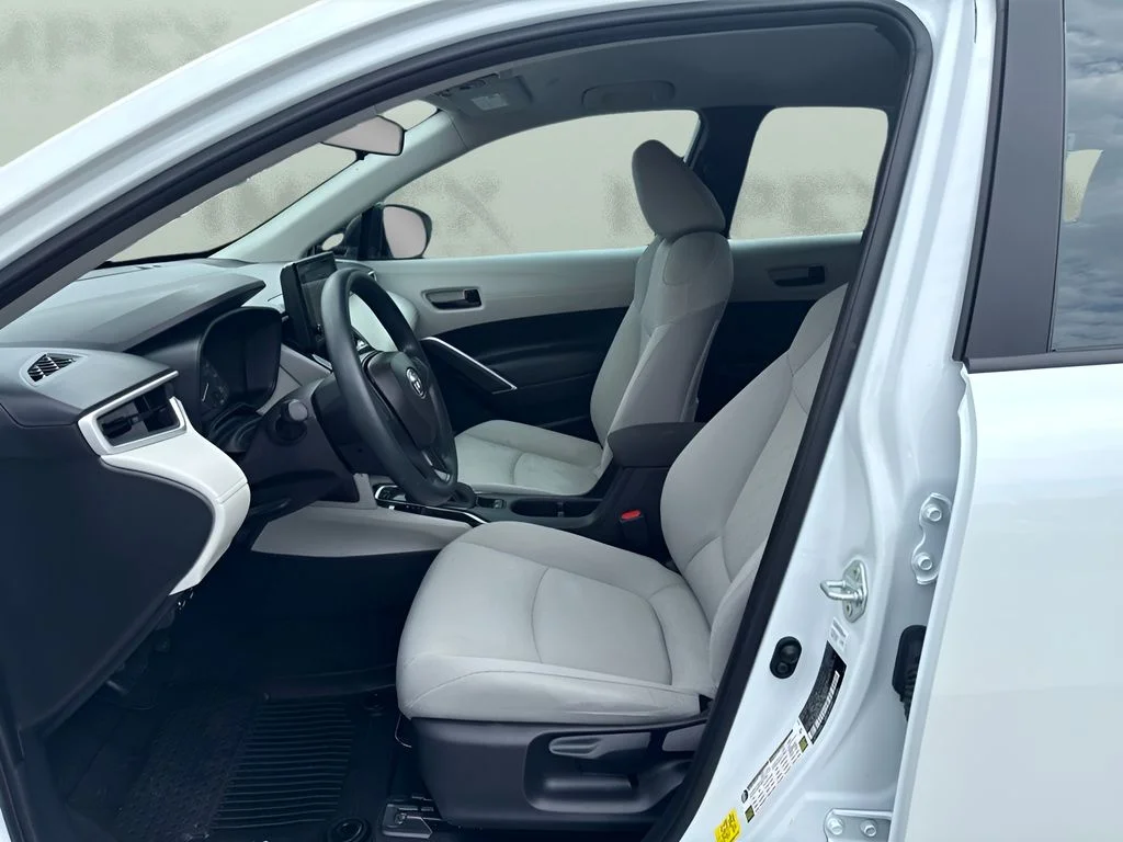 Used 2025 Beige Toyota L image 9