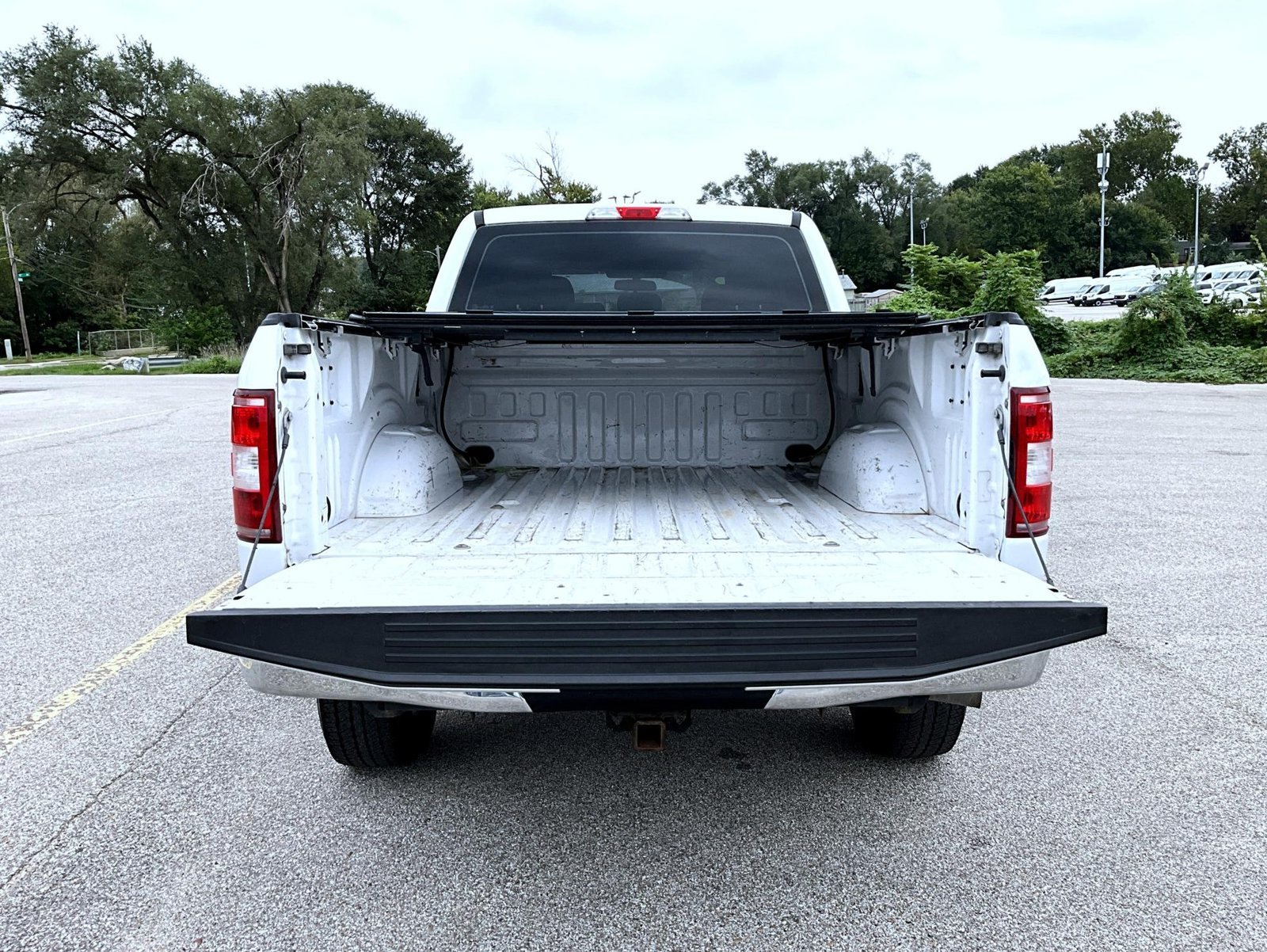 Used 2018 White Ford XL image 10