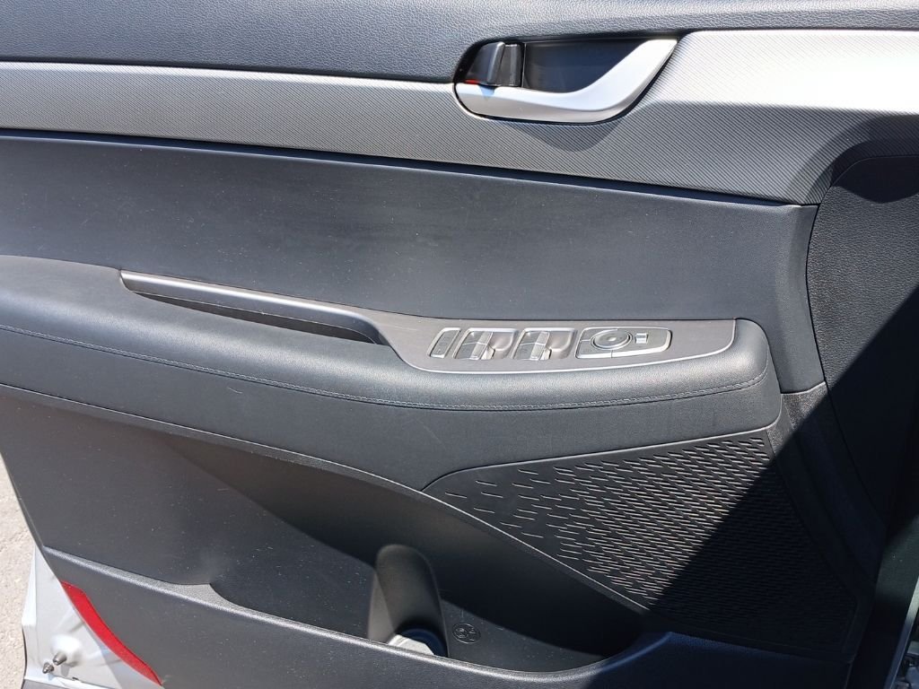 Used 2025 Silver Hyundai SEL image 25