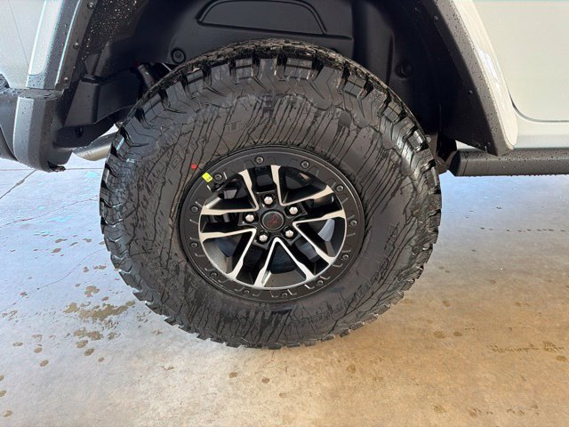 New 2027 Bright White Clearcoat Jeep Rubicon image 15