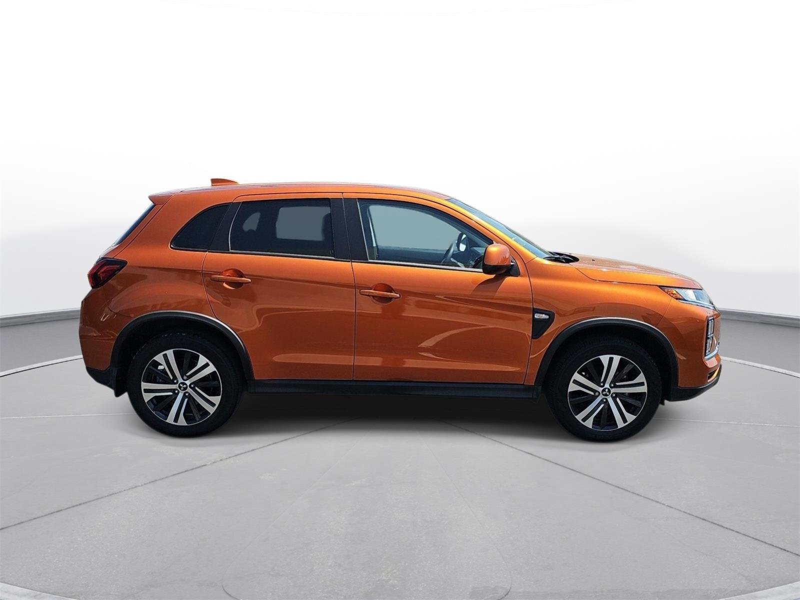 Used 2025 Sunshine Orange Metallic Mitsubishi ES image 5