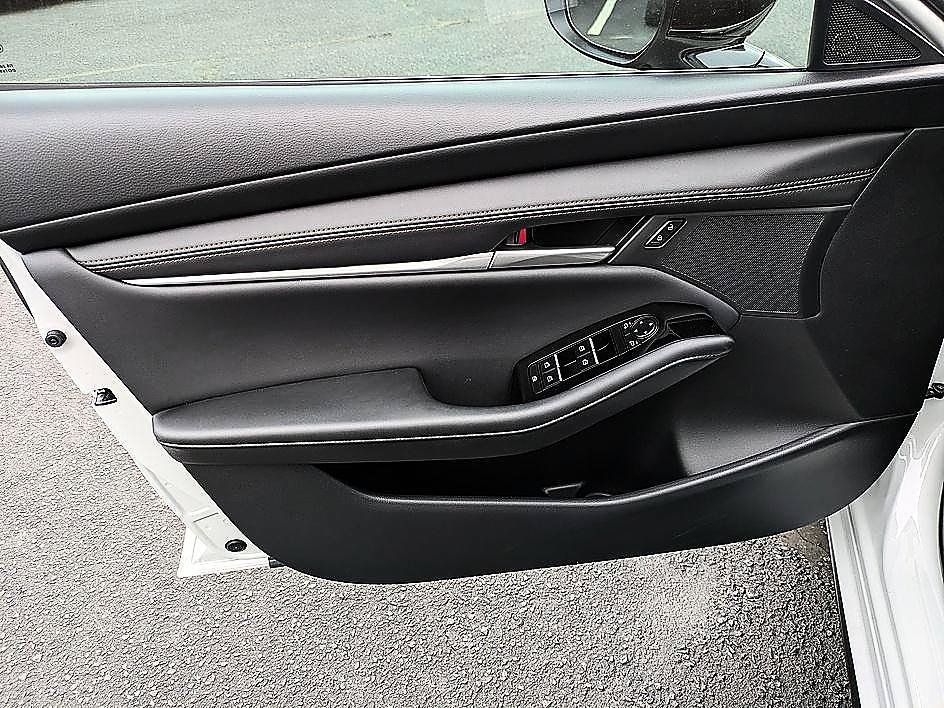 2026 Mazda Mazda3 Premium - Photo 11